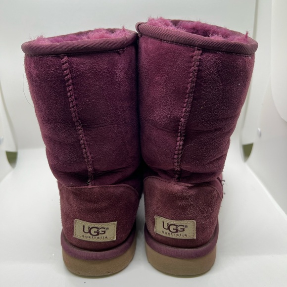 UGG Classic Short II Boot Plum Purple Size 7. Excellent condition. - Picture 3 of 8